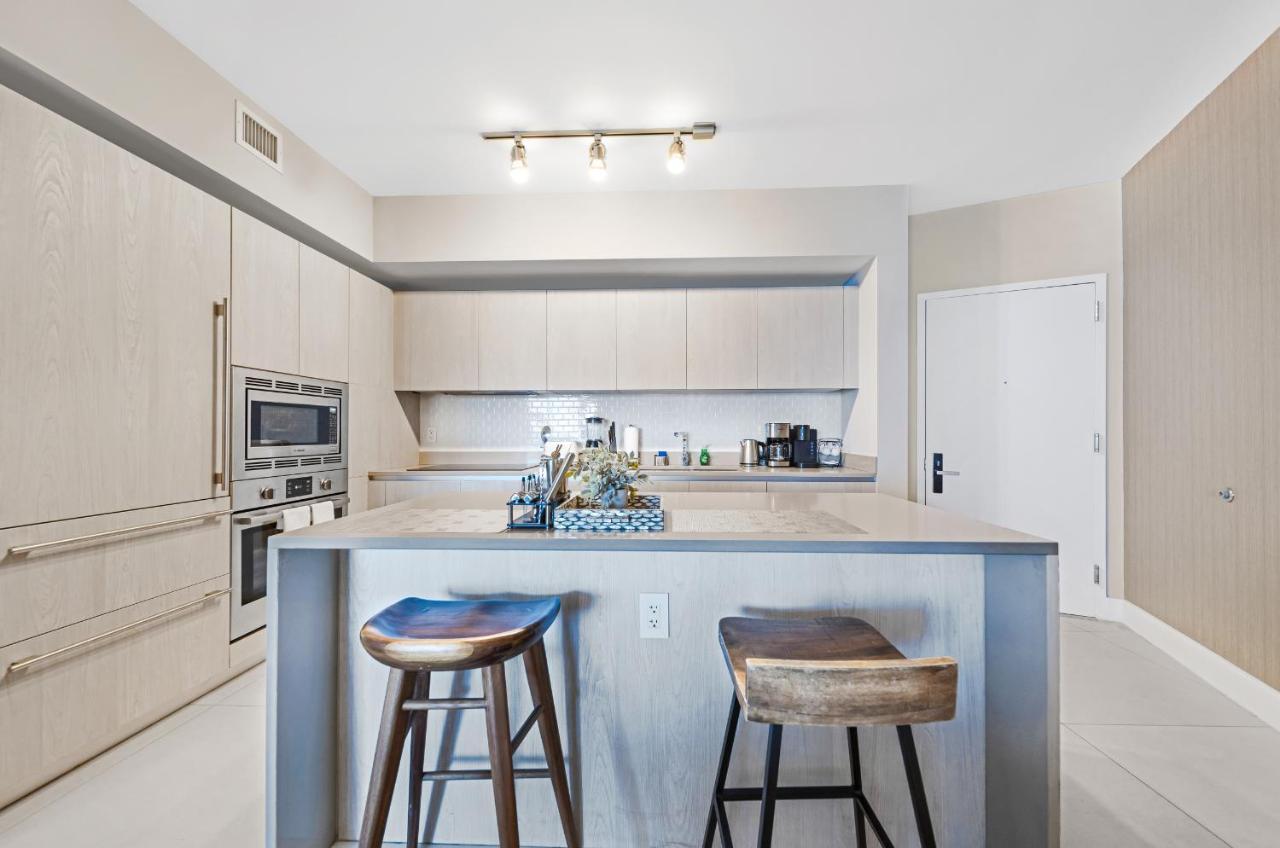 Splendid - Oceanview 1bdr & 1ba Right On The Beach, Heated Pool, Gym * Hollywood