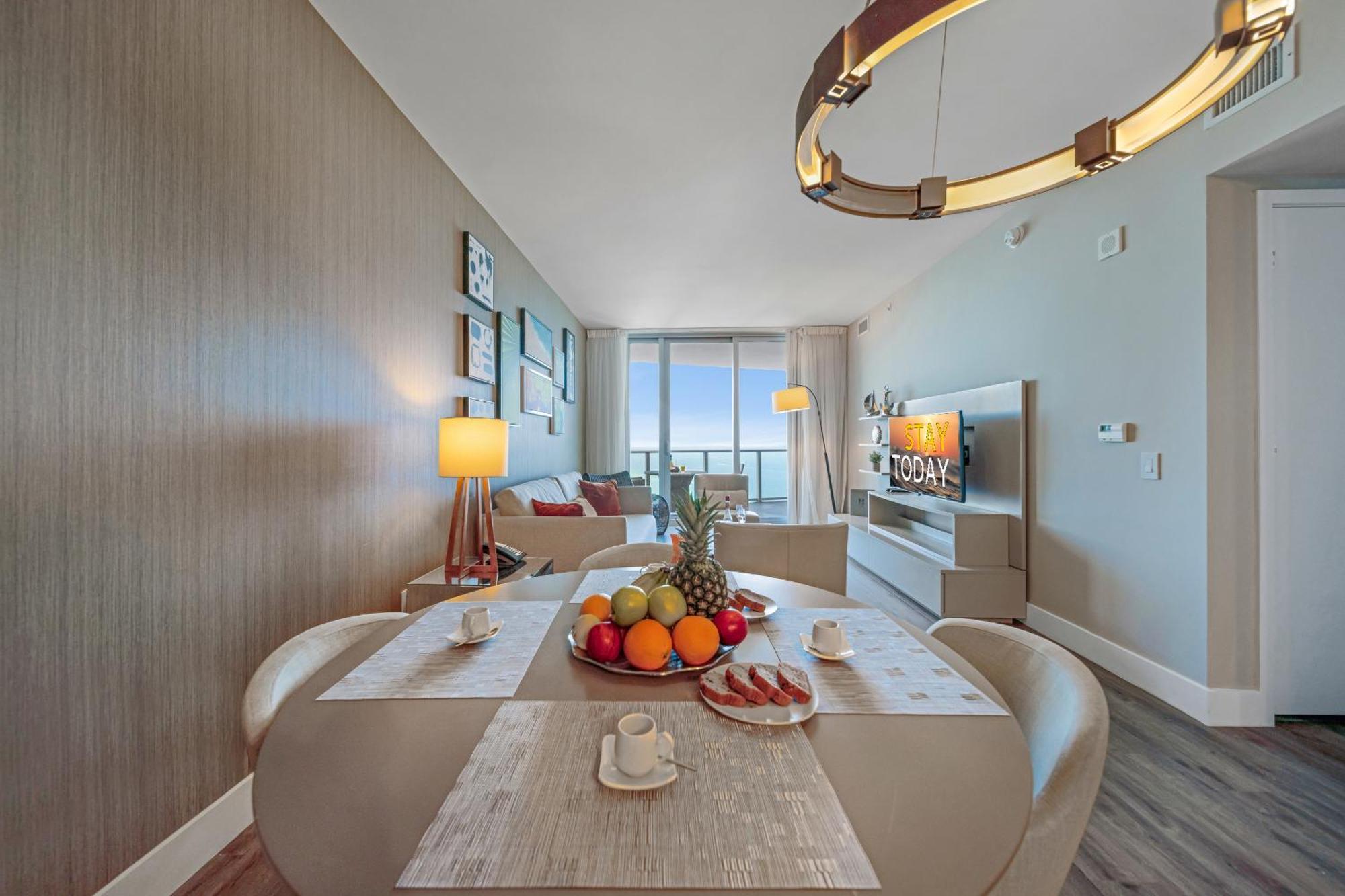 Splendid - Oceanview 1bdr & 1ba Right On The Beach, Heated Pool, Gym Appartement Hollywood
