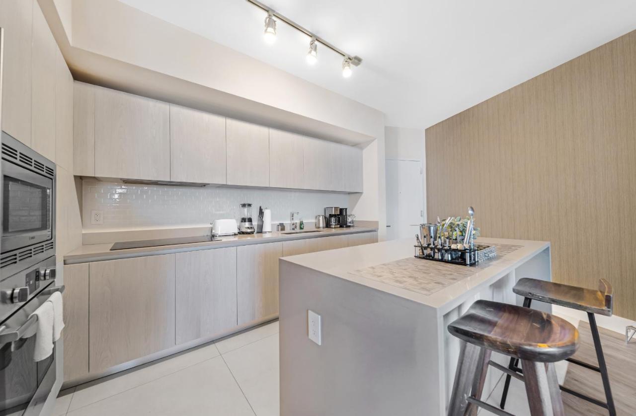 Splendid - Oceanview 1bdr & 1ba Right On The Beach, Heated Pool, Gym Appartamento