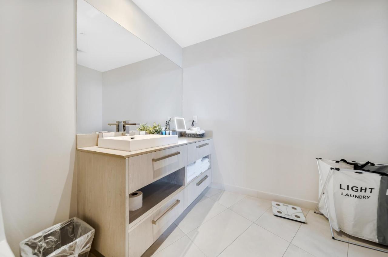 Splendid - Oceanview 1bdr & 1ba Right On The Beach, Heated Pool, Gym Appartamento