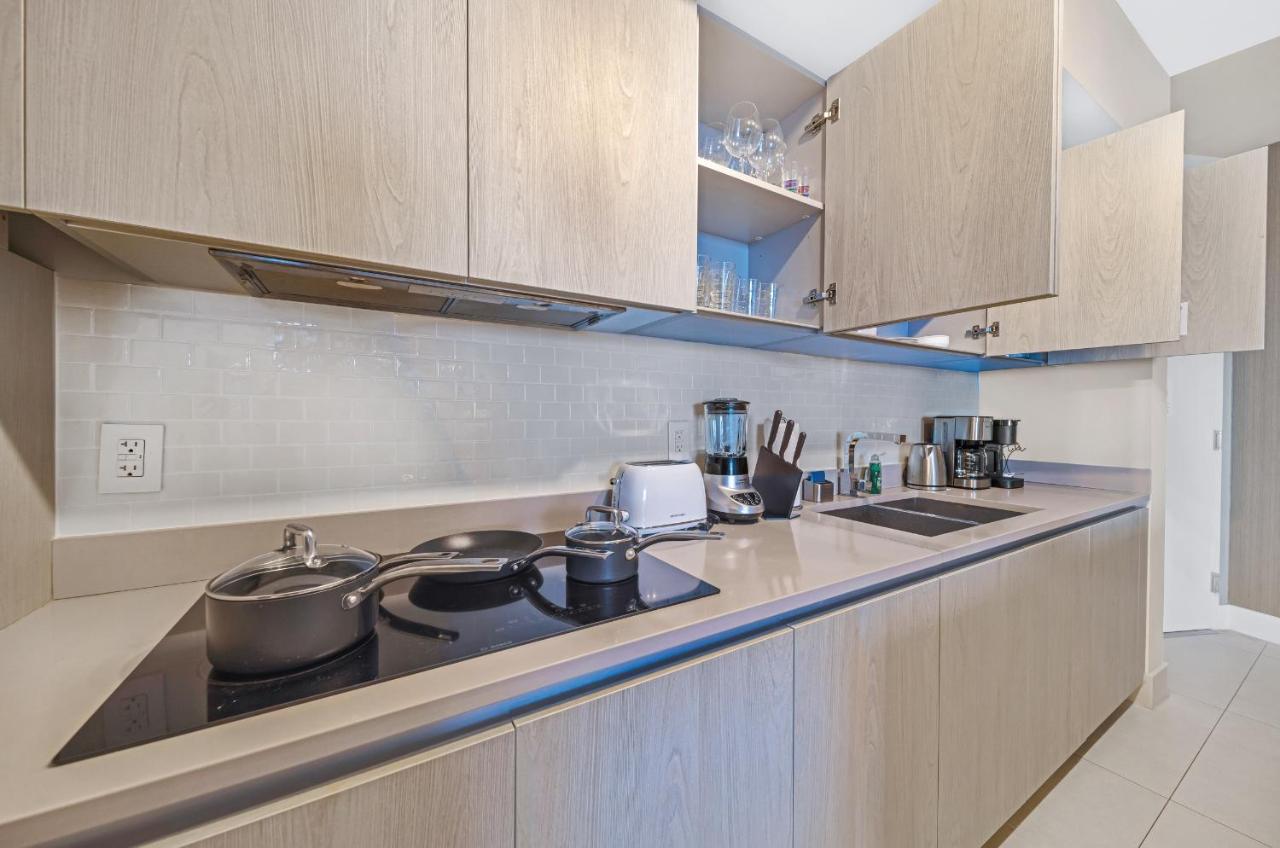 Splendid - Oceanview 1bdr & 1ba Right On The Beach, Heated Pool, Gym * Hollywood